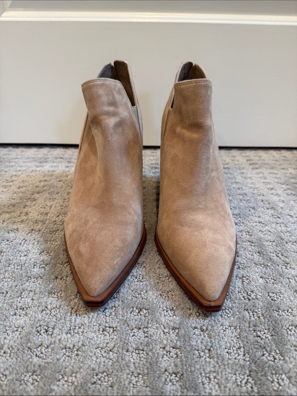 Vince Camuto Gradina Ankle Bootie Size 10 Tortilla Suede